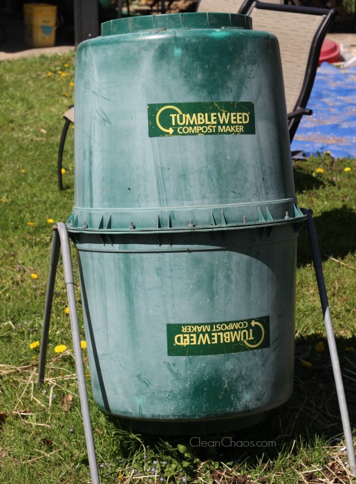 If you're wanting to learn how to start composting, take these tips from a master gardener and see how to start composting!