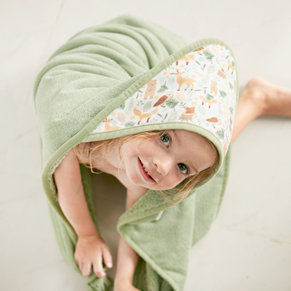 https://cleanchaos.com/wp-content/uploads/2022/10/Holiday-2022-Woodland-Kids-Hooded-Towel.jpeg